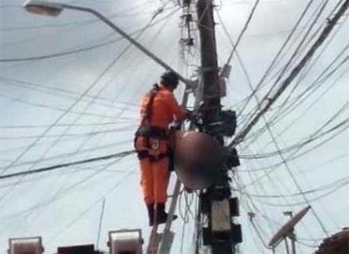 Homem sobe em poste, sofre descarga elétrica e morre no Vergel do Lago