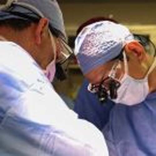 Médicos dos EUA realizam com sucesso o primeiro transplante de bexiga humana do mundo
