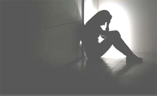 Transtornos Psicológicos Afastam Quase Meio Milhão de Trabalhadores no Brasil entre 2012 e 2024