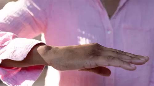 Não é Parkinson, é tremor essencial: como lidar com transtorno de movimento mais comum