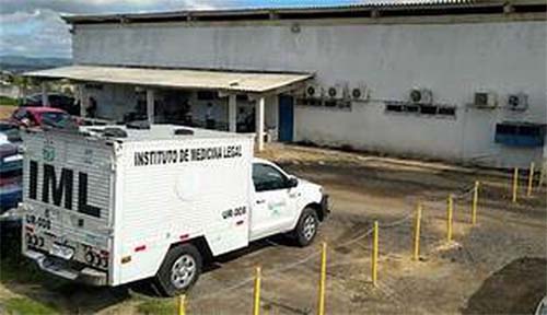 Tiroteio deixa três mortos e um ferido; dois homens são presos em flagrante