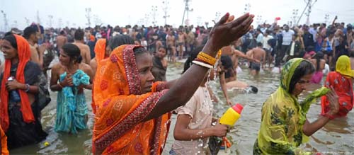 Tumulto em festival na Índia deixa mortos e feridos