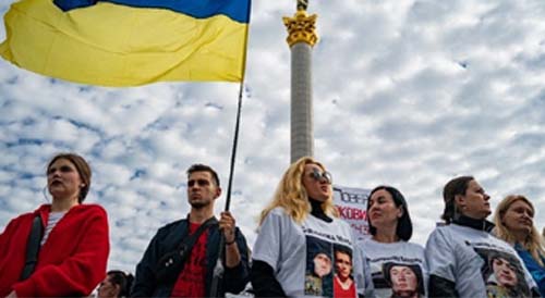 Rússia devolve corpos de 62 soldados à Ucrânia, incluindo os mortos em ataque a prisão