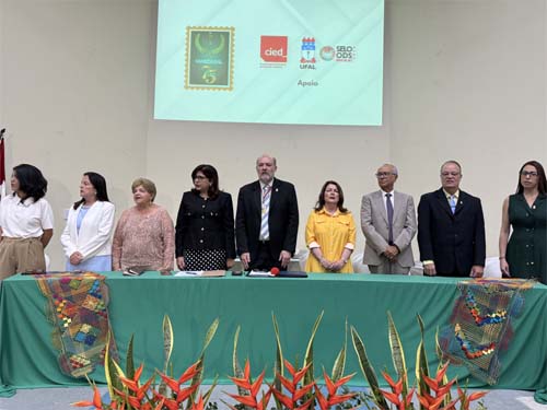 Faculdade de Medicina celebra 75 anos com cerimônia repleta de homenagens