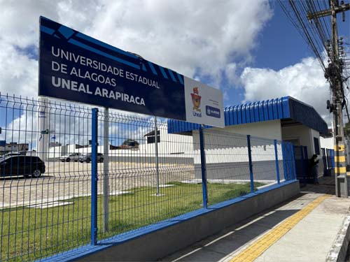 Uneal anuncia os candidatos aprovados no concurso para professores efetivos e orienta para próximas etapas