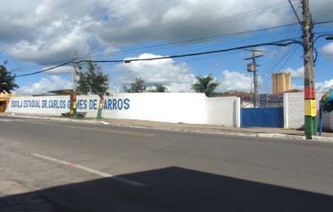 Após briga com colega, menor saca arma de brinquedo e causa tumulto na Escola Carlos Gomes de Barros na periferia de União dos Palmares