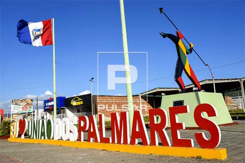 Teatro Camboio de Doido se apresenta na feira livre de União dos Palmares: 