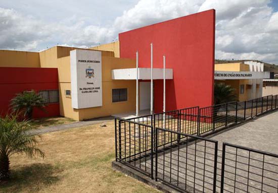 Acusada de matar homem que teria denunciado tráfico vai a júri popular