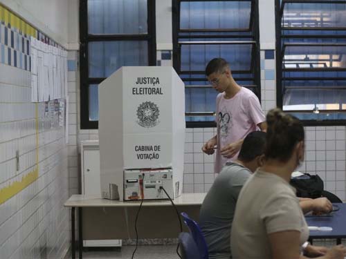 Deputados aproveitam janela partidária para firmar alianças nos municípios 