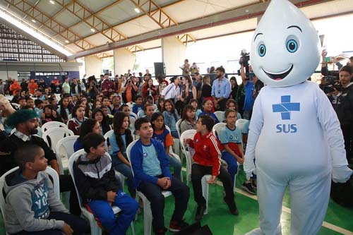 Campanha de vacinação nas escolas começa nesta segunda com meta de imunizar 30 milhões de estudantes