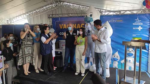 Em Maceió, Queiroga garante distribuição de 1ª dose para crianças de todo o país até o fim de fevereiro