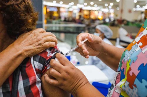 Vacinação contra a Covid-19 com a Pfizer Bivalente é suspensa em Maceió