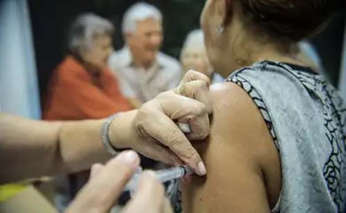 Casos de síndrome respiratória grave seguem elevados entre idosos e crianças, aponta Fiocruz