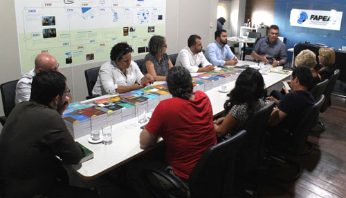 Governo destina R$ 200 mil para combate ao derramamento de óleo no litoral alagoano