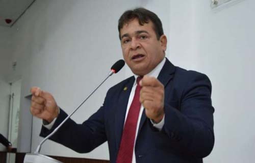 Vereador passa carro por cima de mulher e é detido por tentativa de feminicídio