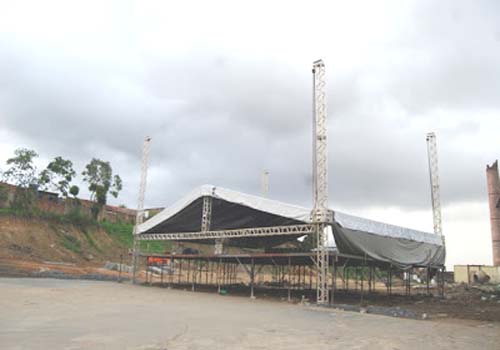 Weslwy Safadão e Garota Safada inauguram casa de shows em União