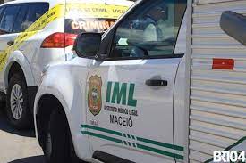 Homem é executado a tiros na frente do irmão