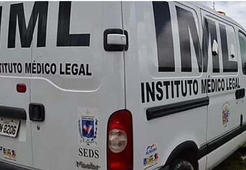 Mulher é morta com golpes de faca nas costas em Maceió