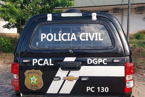 Suspeito de esfaquear ex-companheira em Fernão Velho se entrega à polícia