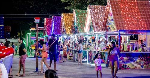 Vila Encantada encanta turistas e maceioenses com brinquedoteca interativa e economia solidária na orla de Pajuçara.