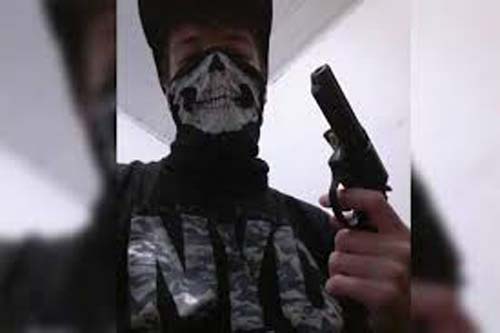 Compartilhar vídeos e imagens dos mortos no massacre em Suzano é crime