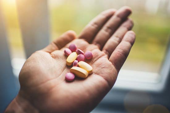 Então é POR ISSO que você se sente mal depois de tomar vitaminas