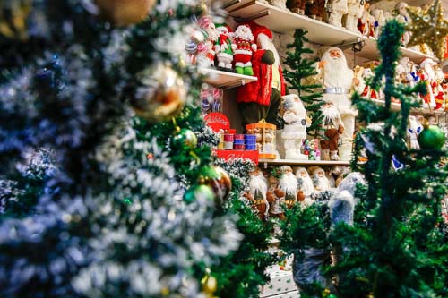 Vitrines das lojas de Maceió se enchem de artigos natalinos