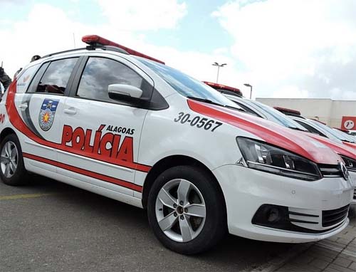 Briga causada por cadeado acaba com um esfaqueado em prédio do José Tenório; mulher é presa