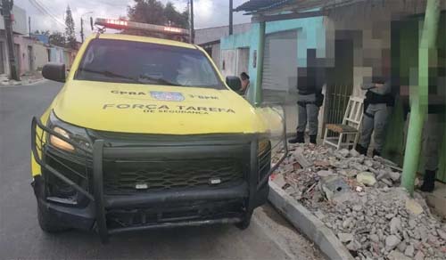 Populares ouvem tiros e encontram um homem morto com um tiro na cabeça  