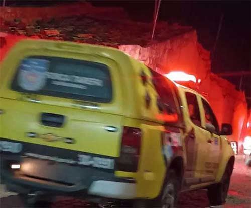 Três integrantes do Comando Vermelho são presos com drogas após invadirem residência em Barra de Santo Antônio