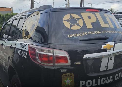 Homem com mandado de prisão é detido pela Oplit na Ponta Verde durante abordagem policial