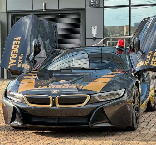Carro de luxo avaliado em R$ 800 mil é usado como viatura pela Polícia Federal