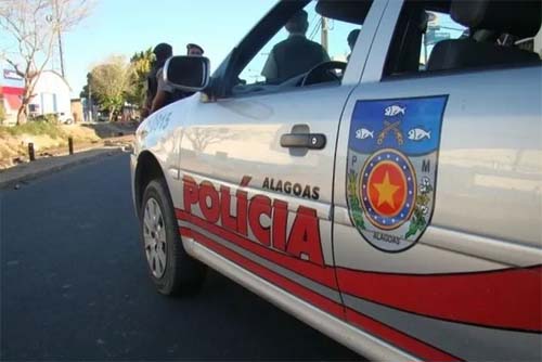 Homem é preso após tentar esconder cocaína em sacola de farinha