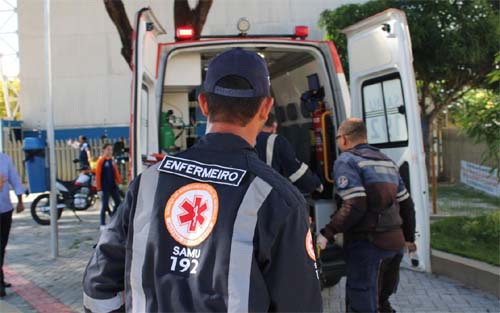 Mulher é esfaqueada no pescoço pelo marido no Tabuleiro dos Martins