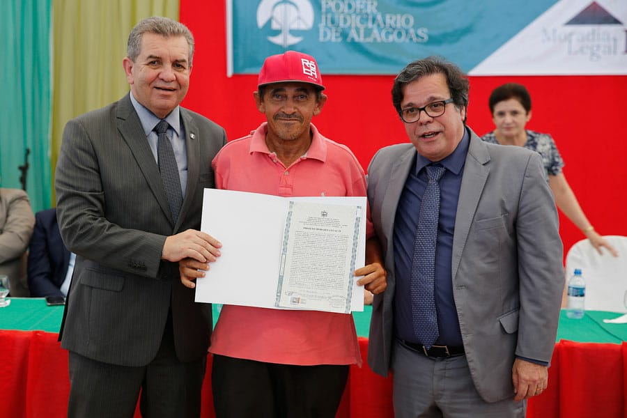 Moradia Legal atinge a marca de 39 mil títulos de propriedade entregues em AL