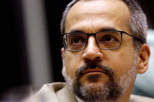 Weintraub vai à PF e entrega depoimento por escrito