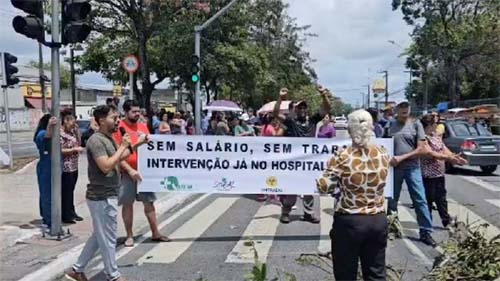 Trabalhadores do Veredas fazem novo protesto na Fernandes Lima