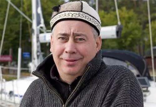 Oligarca multimilionário russo é encontrado morto na piscina de casa, em São Petersburgo