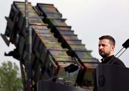 Zelensky afirma que Ucrânia não retirará tropas de Donbass