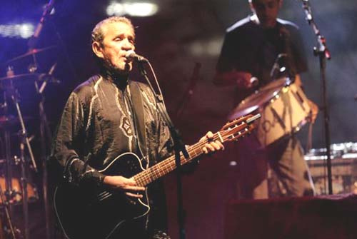 Internado no Rio, Zé Ramalho apresenta 'evolução favorável'